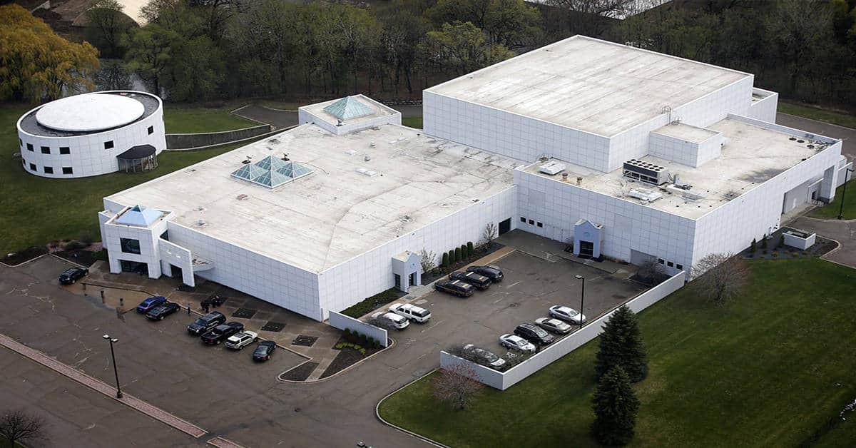 Inside the Famous Paisley Park, Prince&rsquo;s Notorious Home!